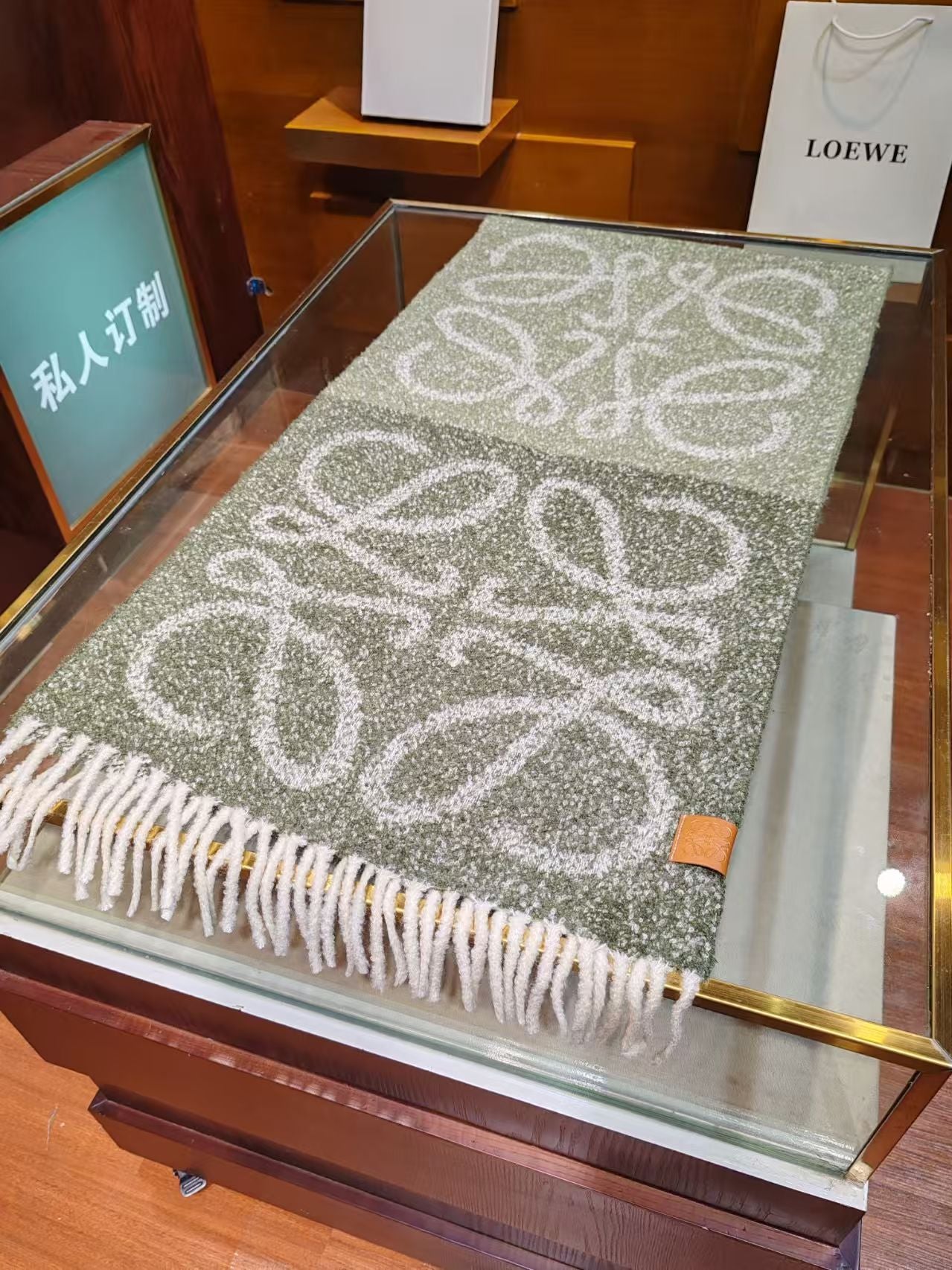 New cashmere scarf