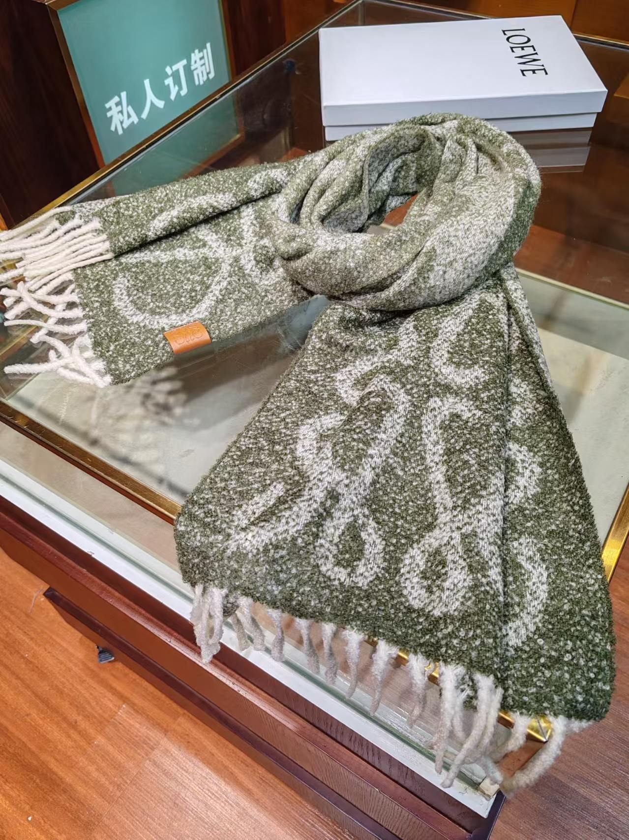 New cashmere scarf