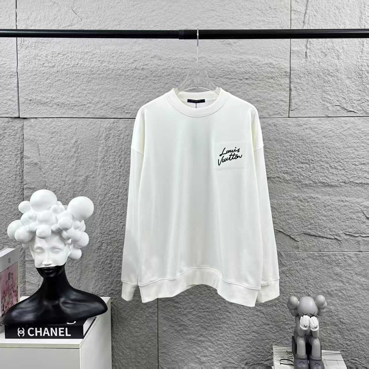 Long sleeved round neck hoodie for both men and women
