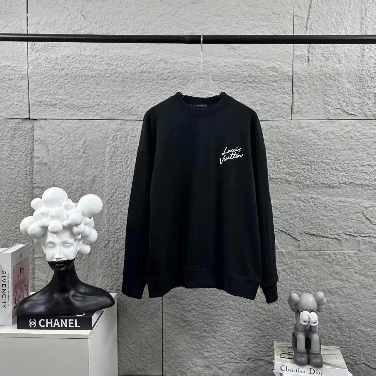 Long sleeved round neck hoodie for both men and women