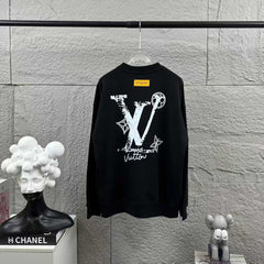 Long sleeved round neck hoodie for both men and women