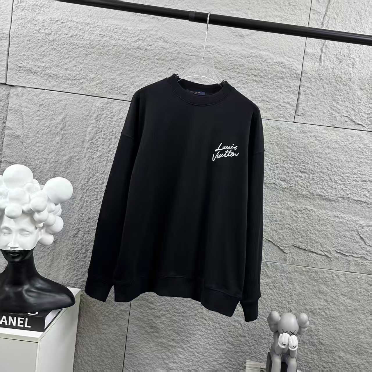 Long sleeved round neck hoodie for both men and women