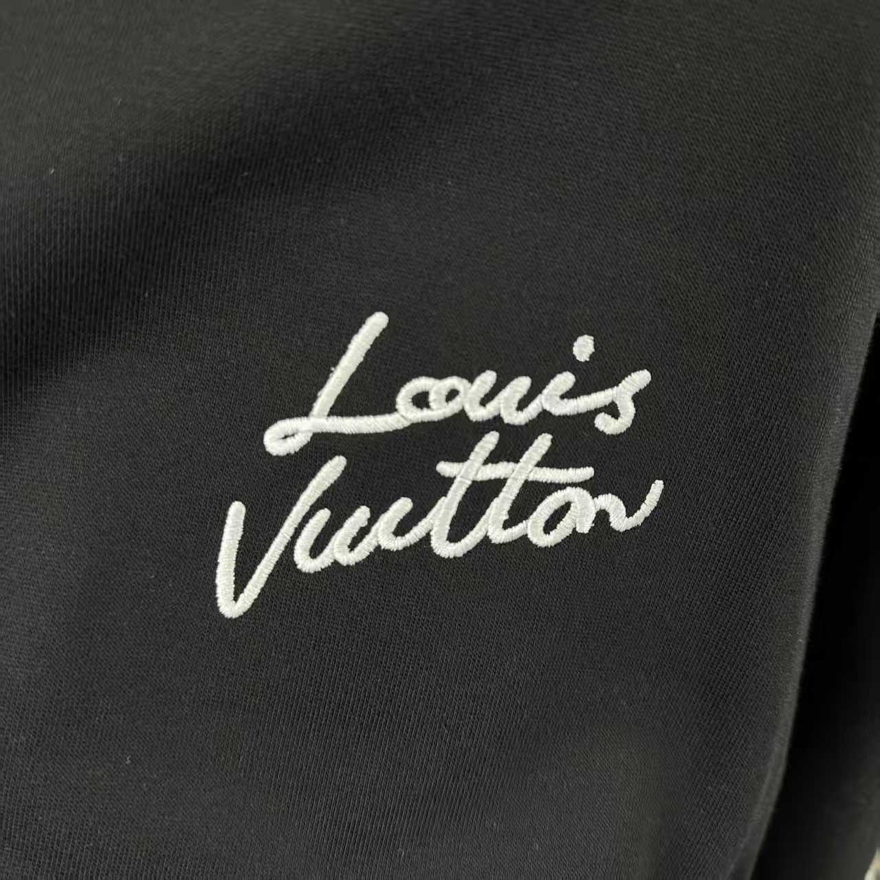Long sleeved round neck hoodie for both men and women