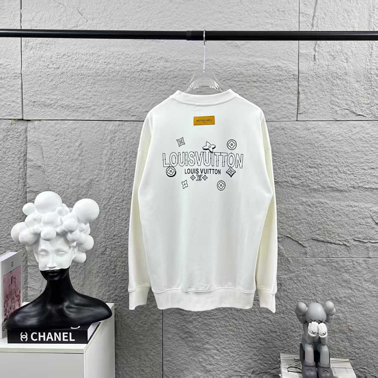 Long sleeved round neck hoodie for both men and women