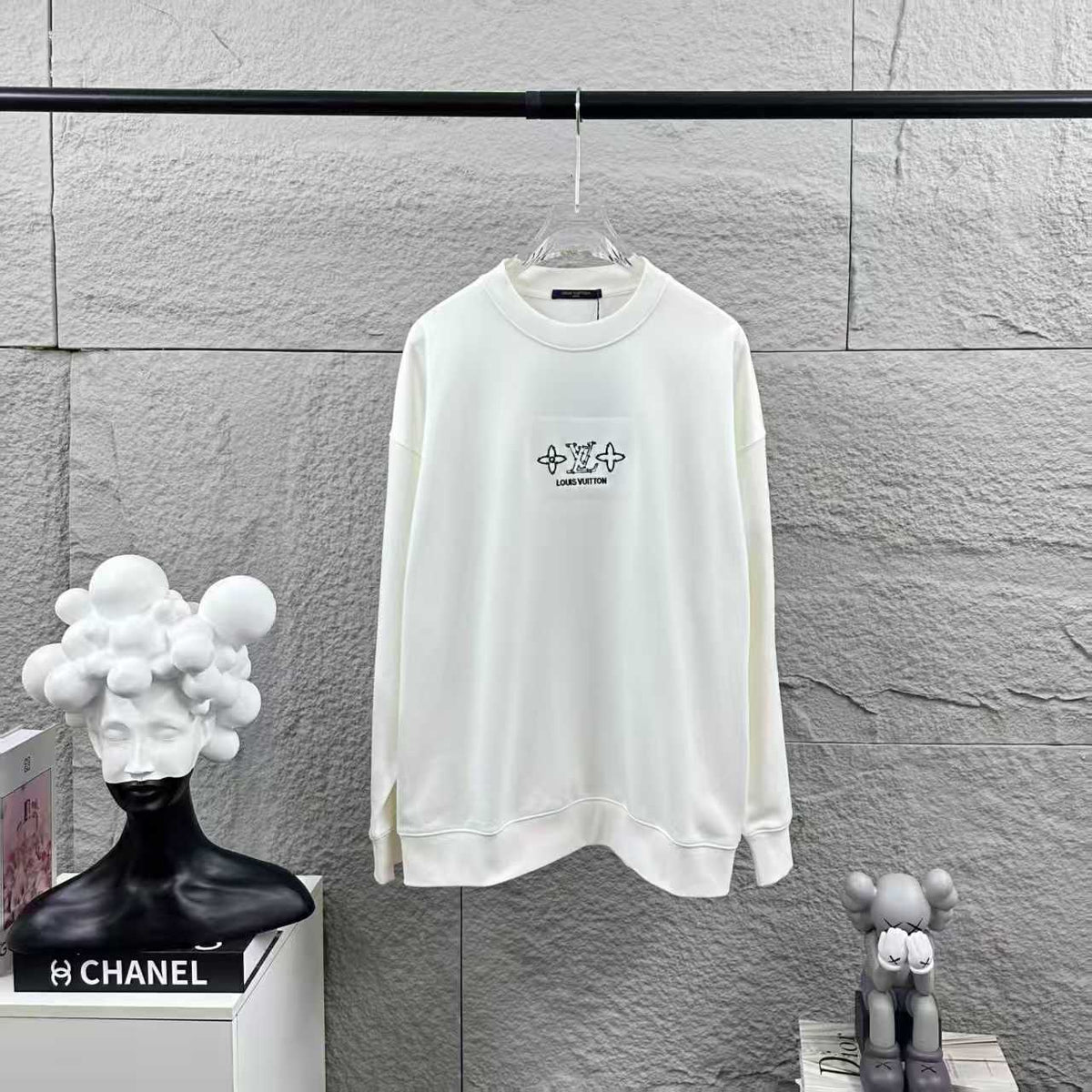 Long sleeved round neck hoodie for both men and women