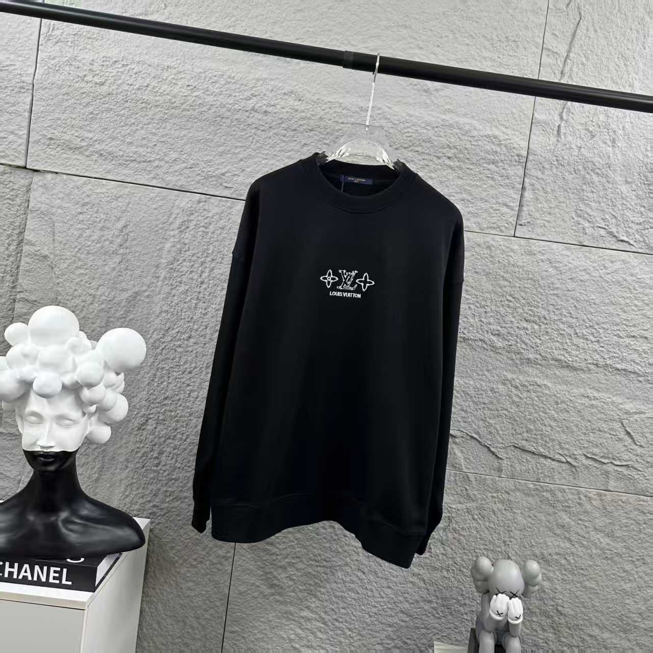 Long sleeved round neck hoodie for both men and women