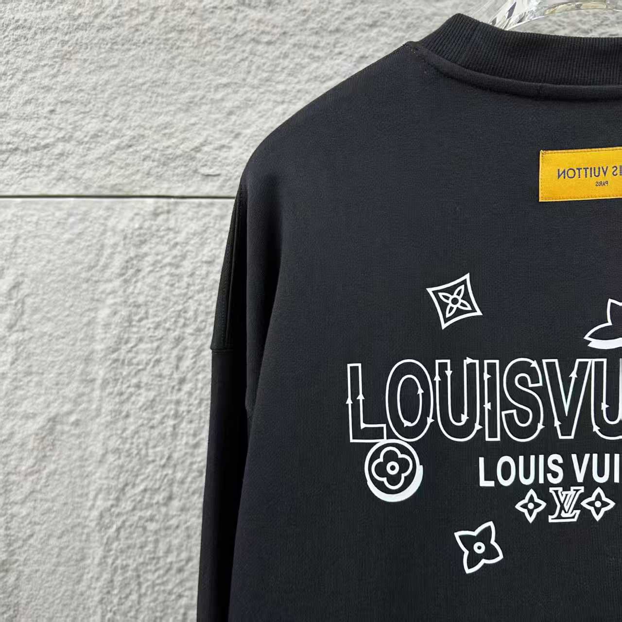 Long sleeved round neck hoodie for both men and women