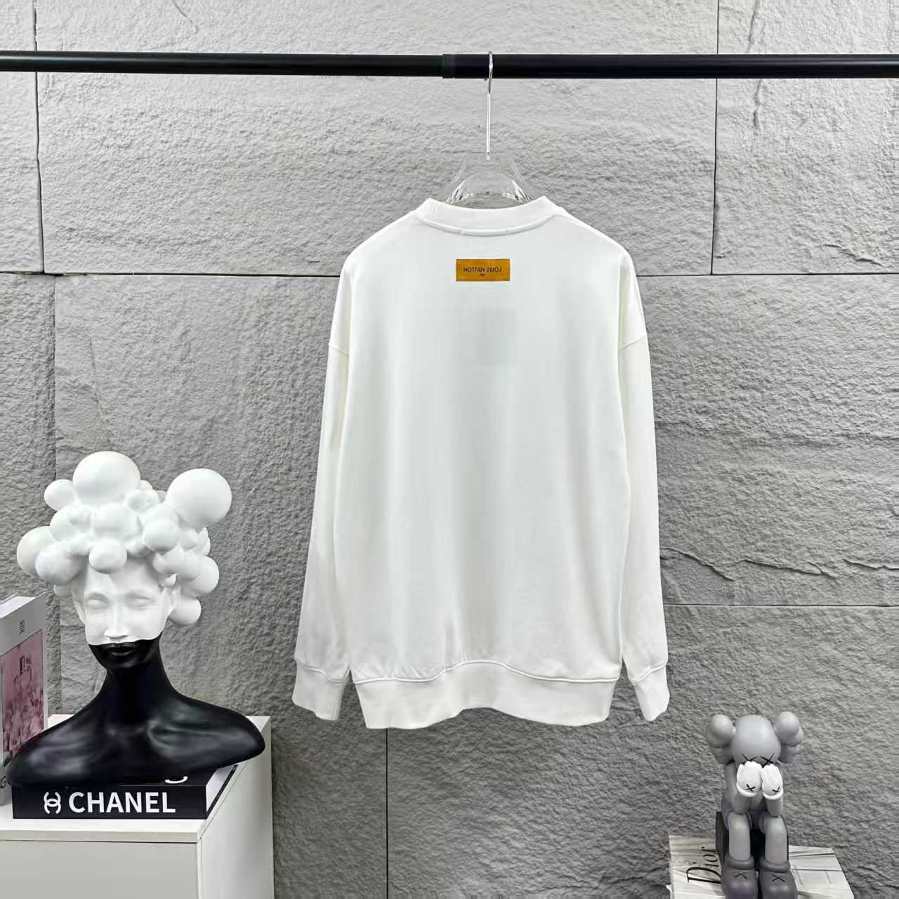 Long sleeved round neck hoodie for both men and women
