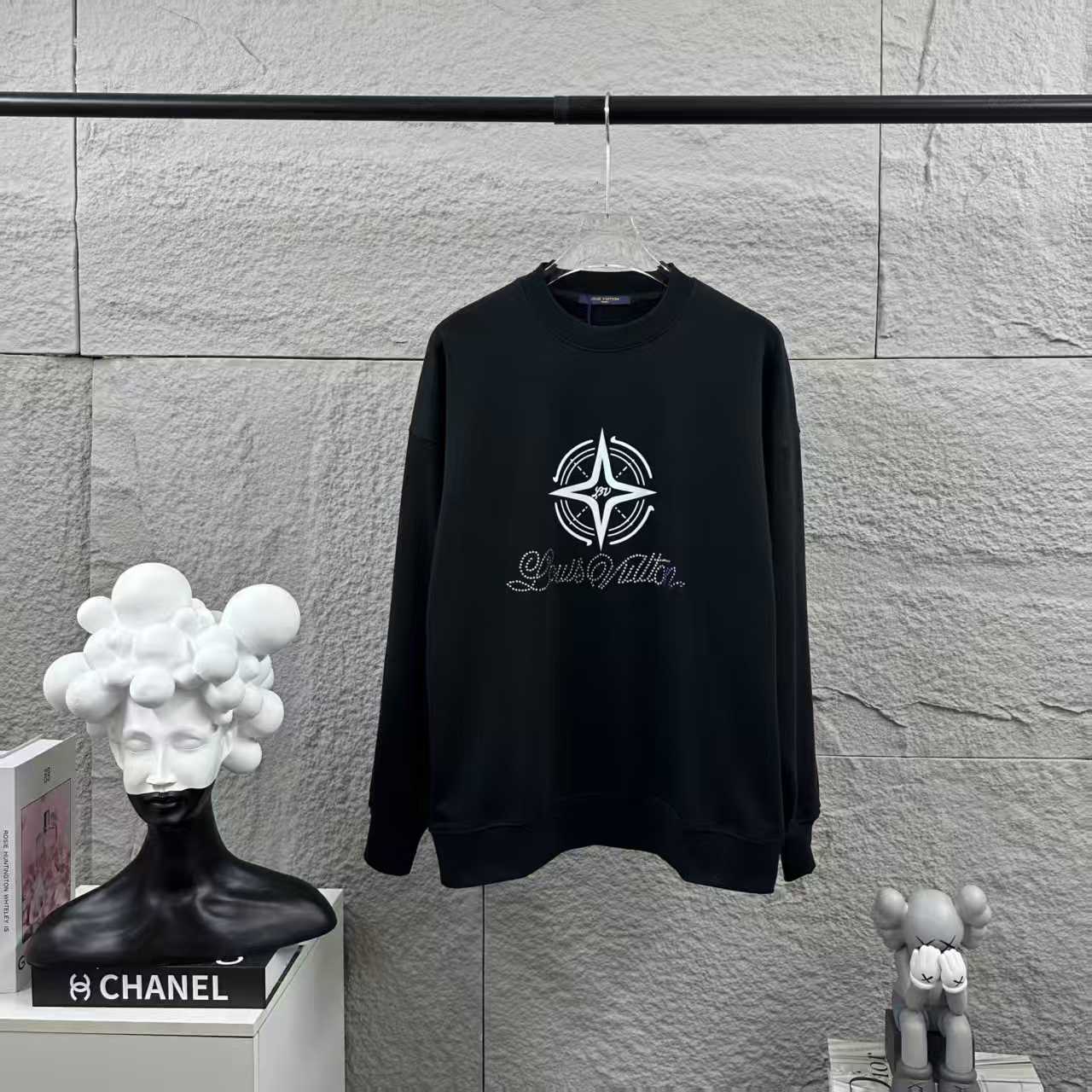 Long sleeved round neck hoodie for both men and women