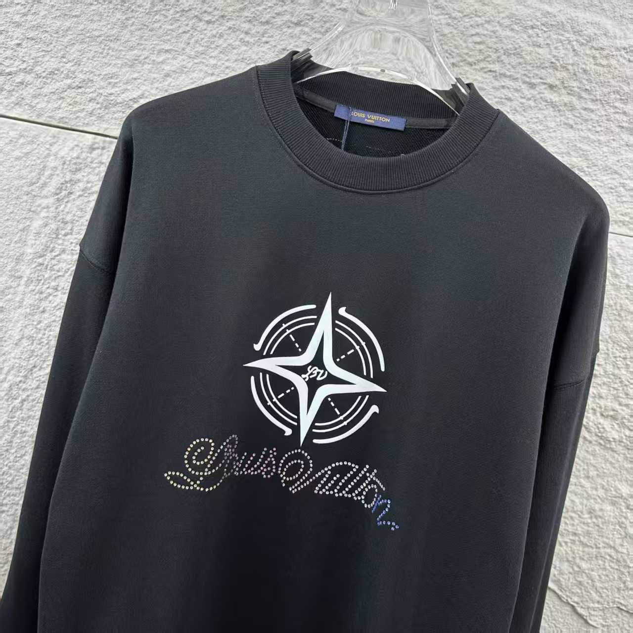 Long sleeved round neck hoodie for both men and women