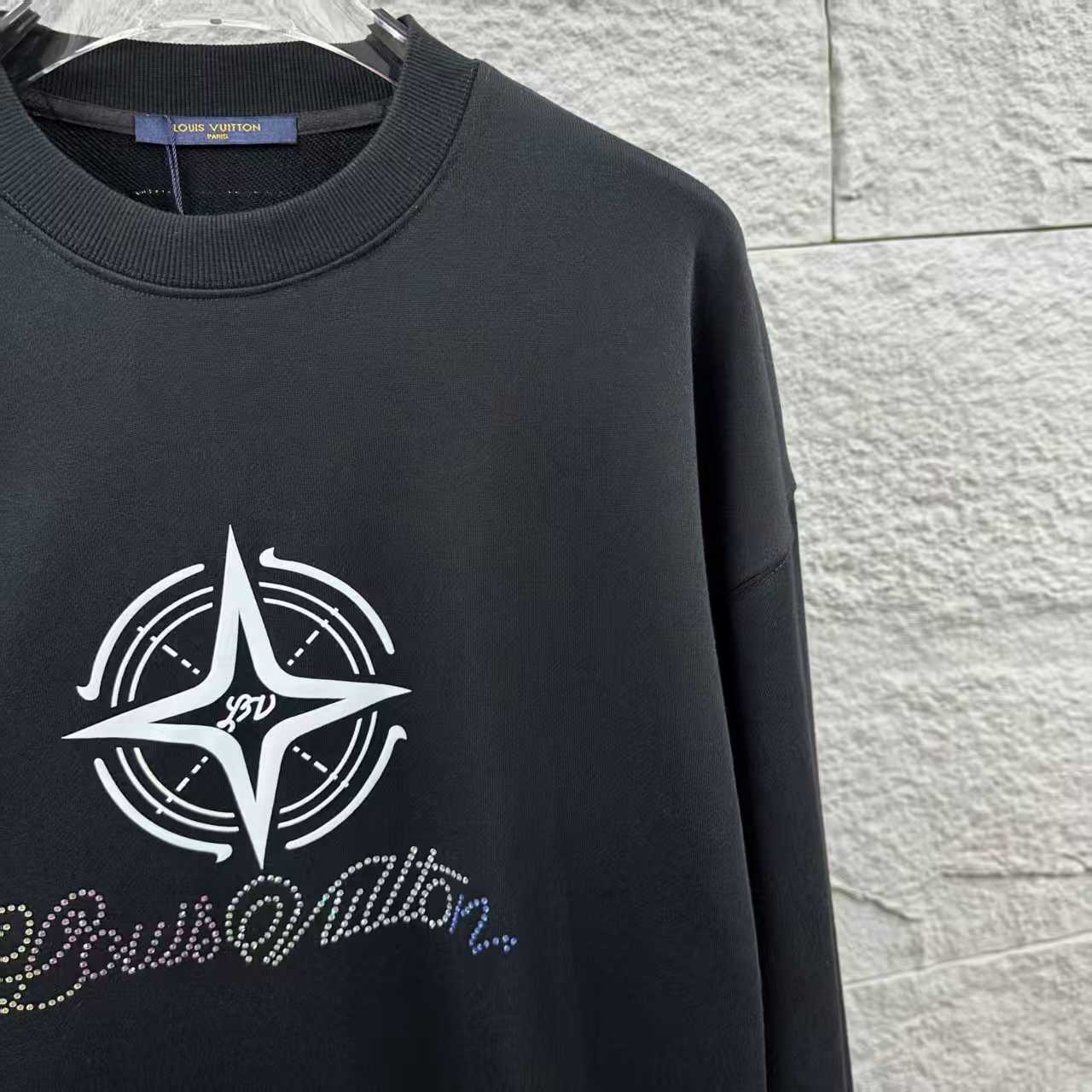 Long sleeved round neck hoodie for both men and women