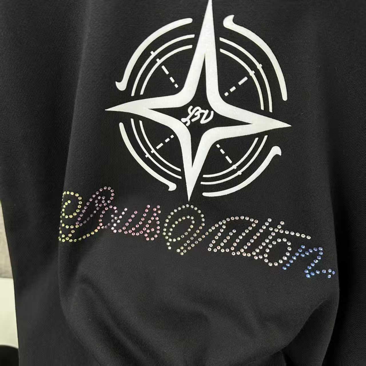 Long sleeved round neck hoodie for both men and women