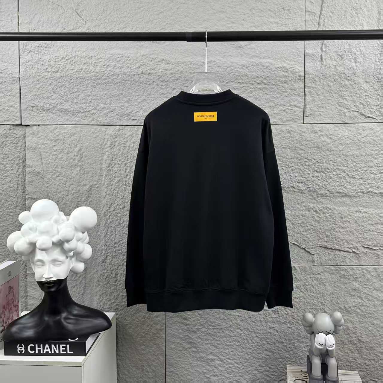 Long sleeved round neck hoodie for both men and women