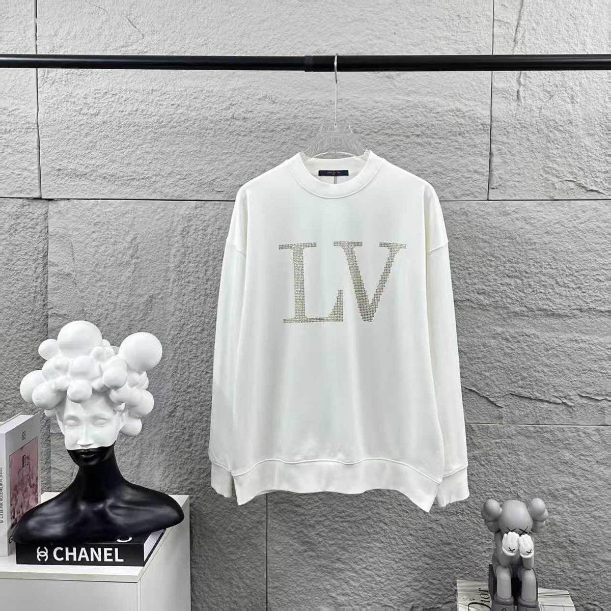 Long sleeved round neck hoodie for both men and women