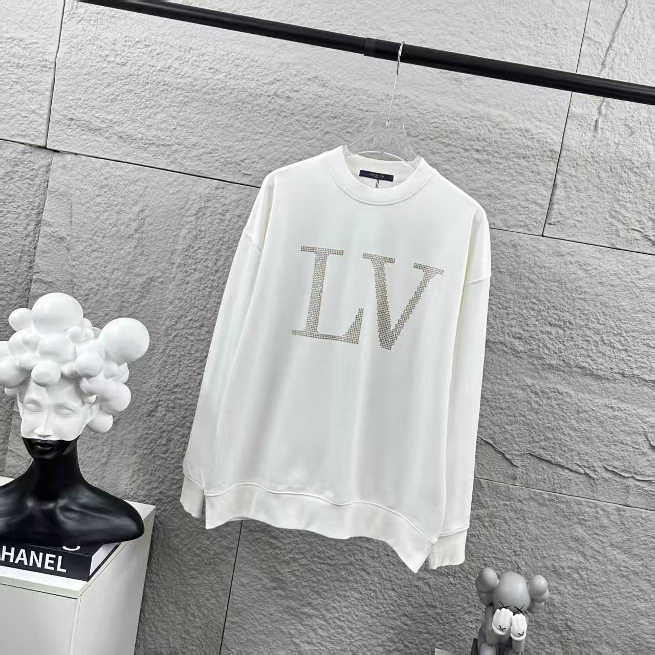 Long sleeved round neck hoodie for both men and women