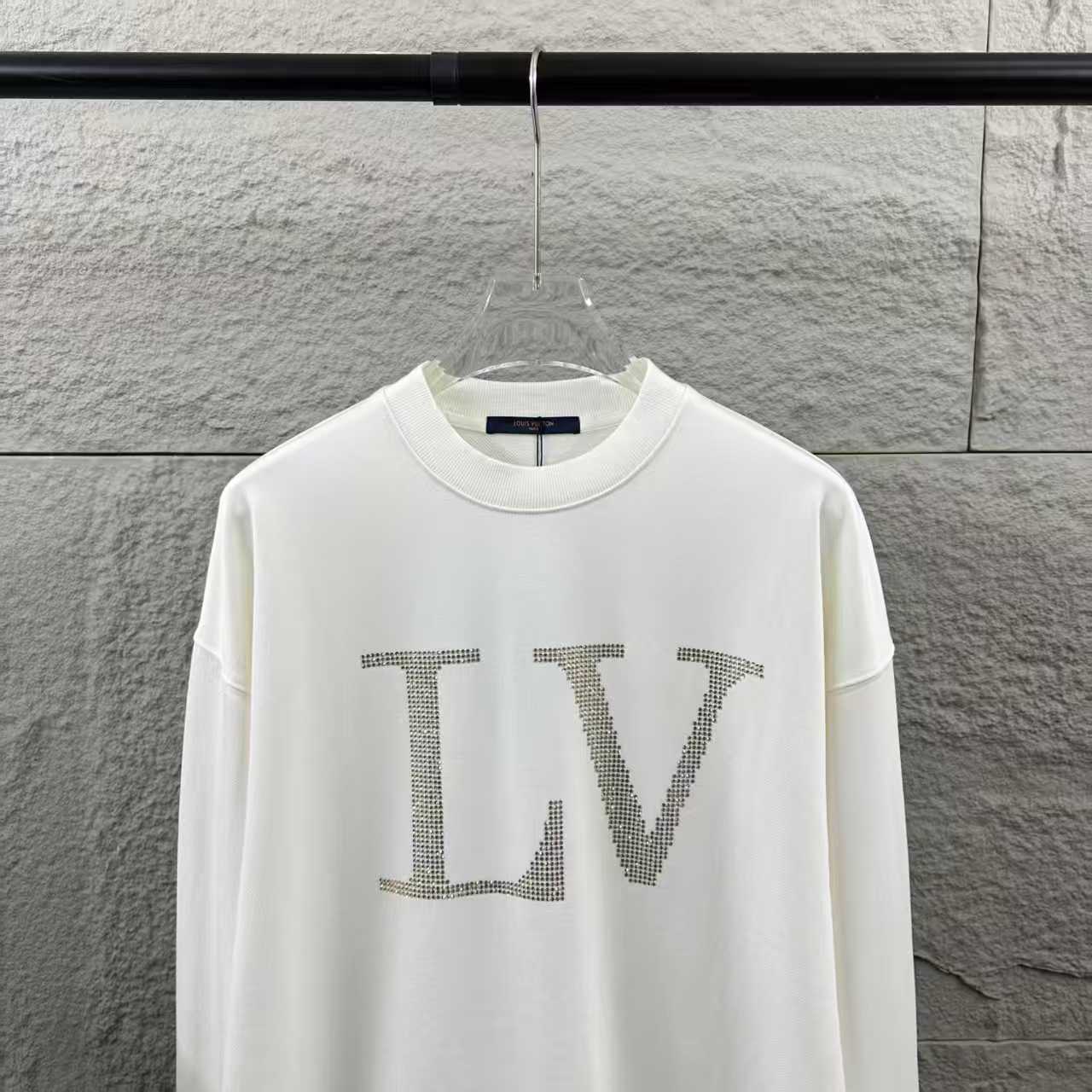 Long sleeved round neck hoodie for both men and women