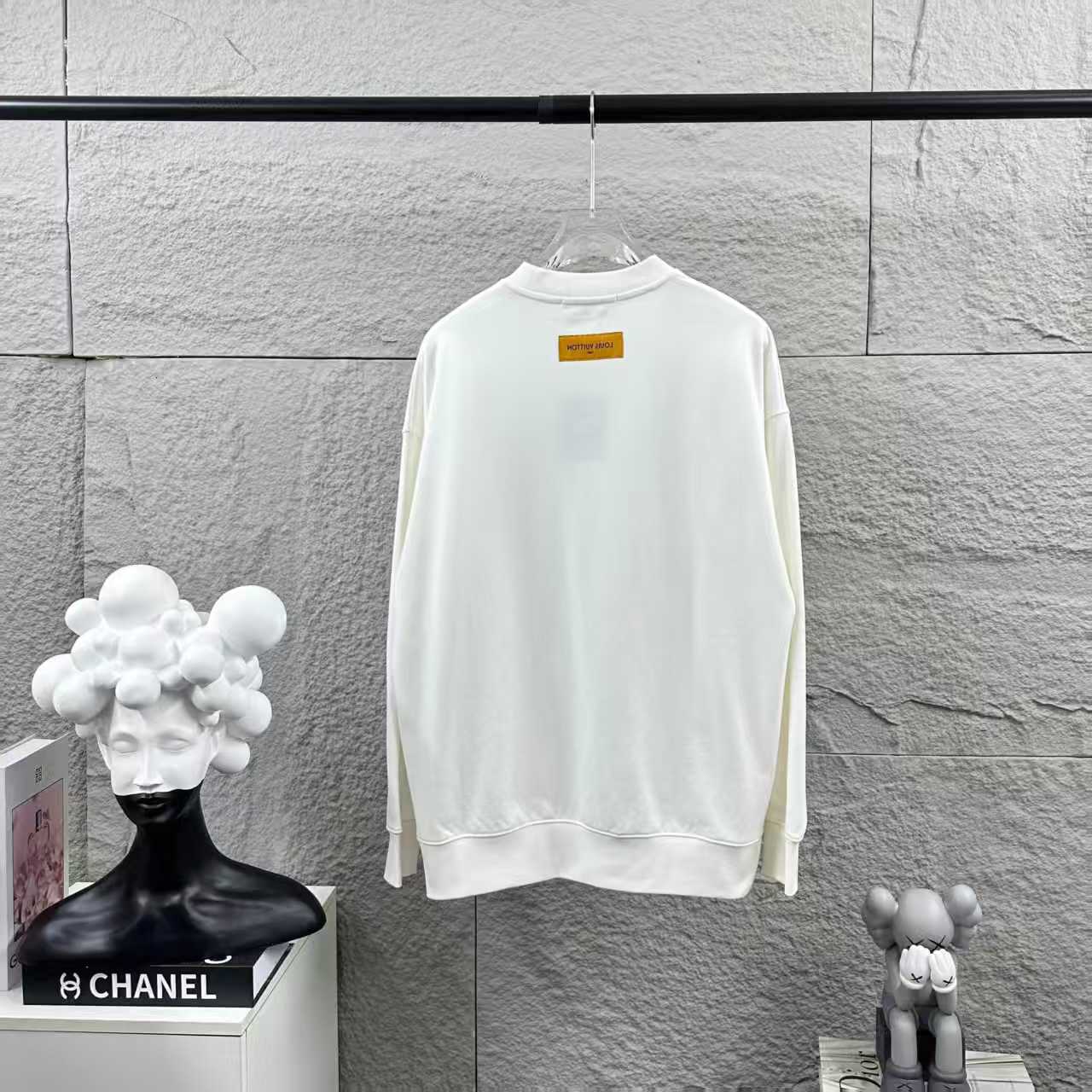 Long sleeved round neck hoodie for both men and women