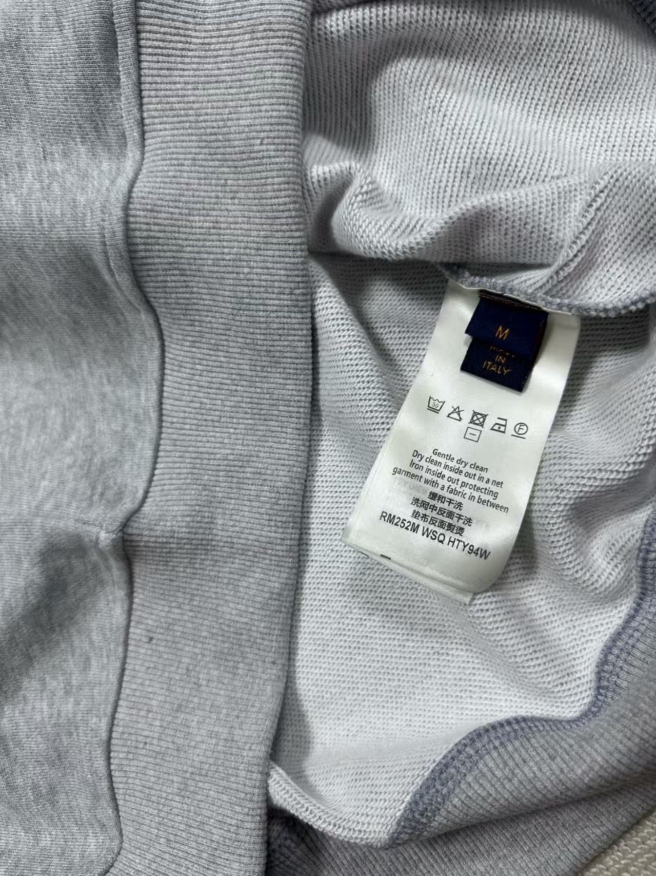 New embroidered round neck hoodie