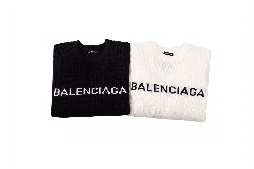 Loose and fashionable knitted sweater