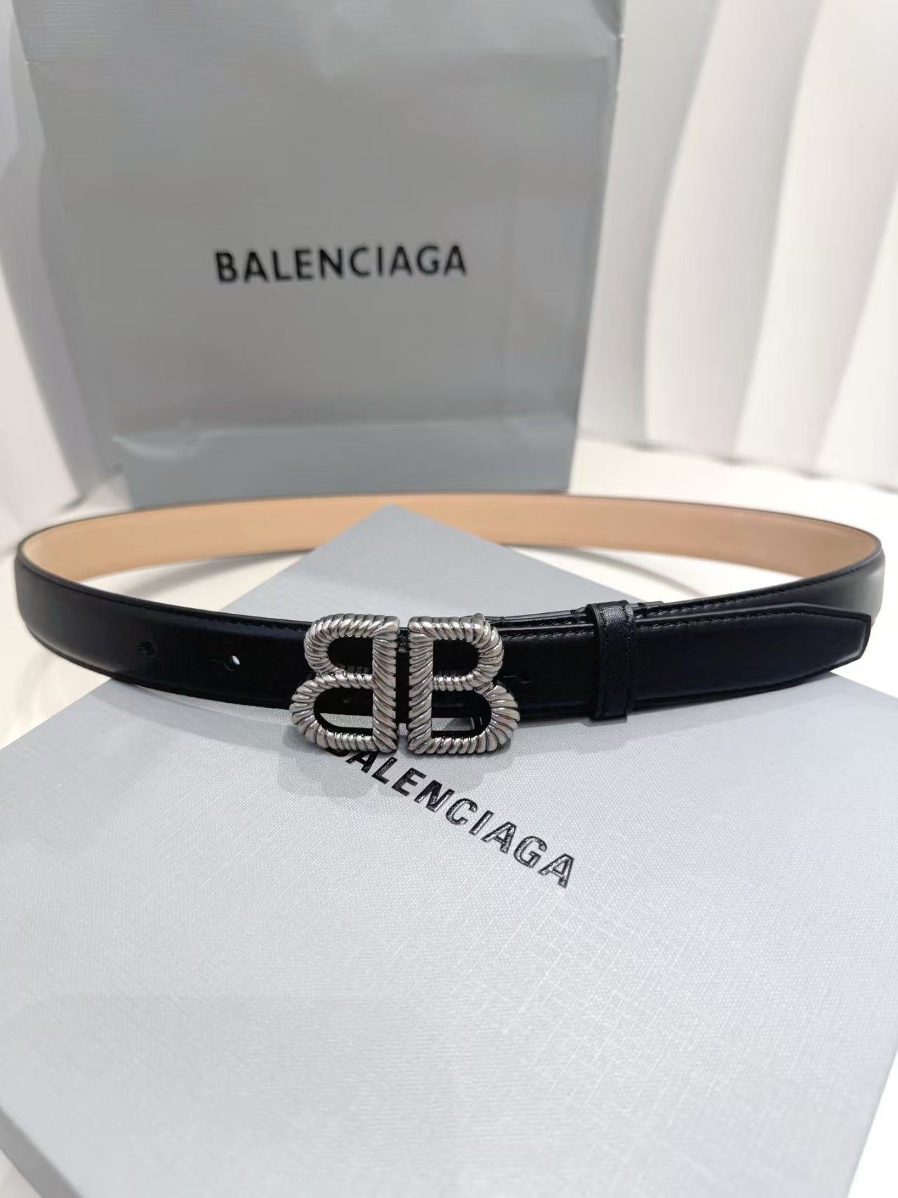 Fashionable unisex waist belt