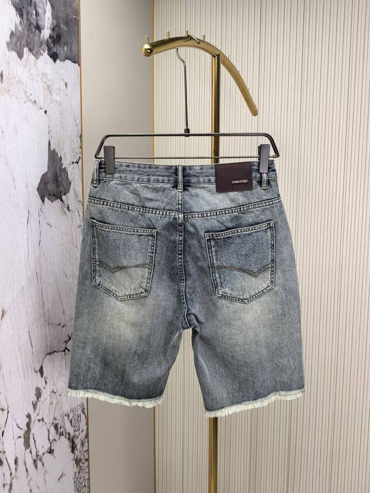 Ripped denim shorts