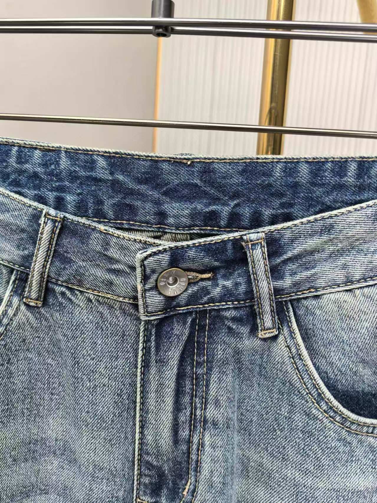 Ripped denim shorts