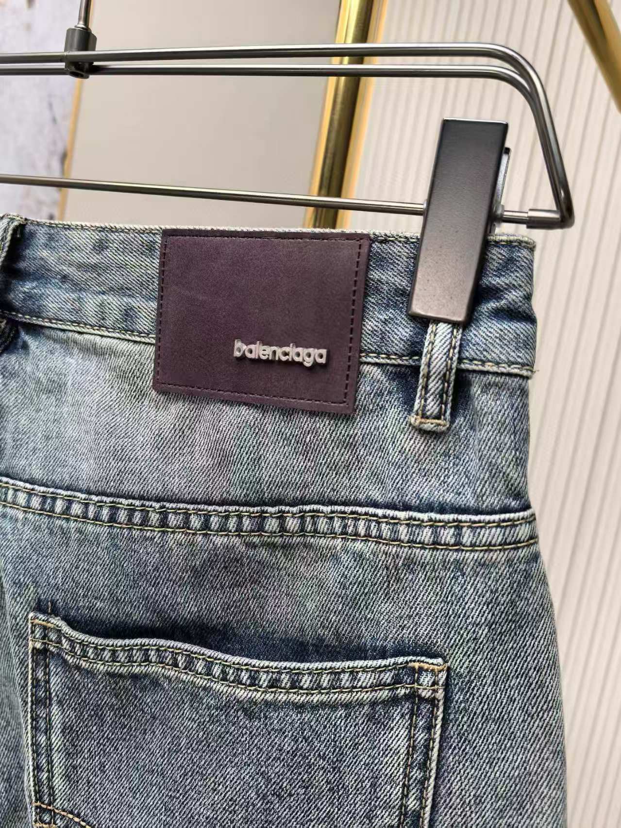 Ripped denim shorts