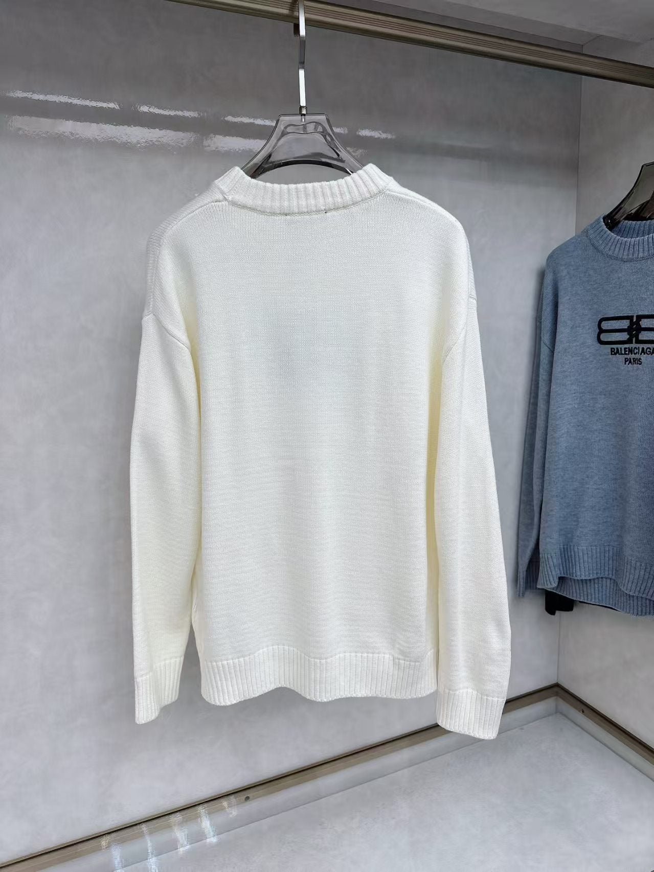 Latest cashmere sweaters for autumn and winter