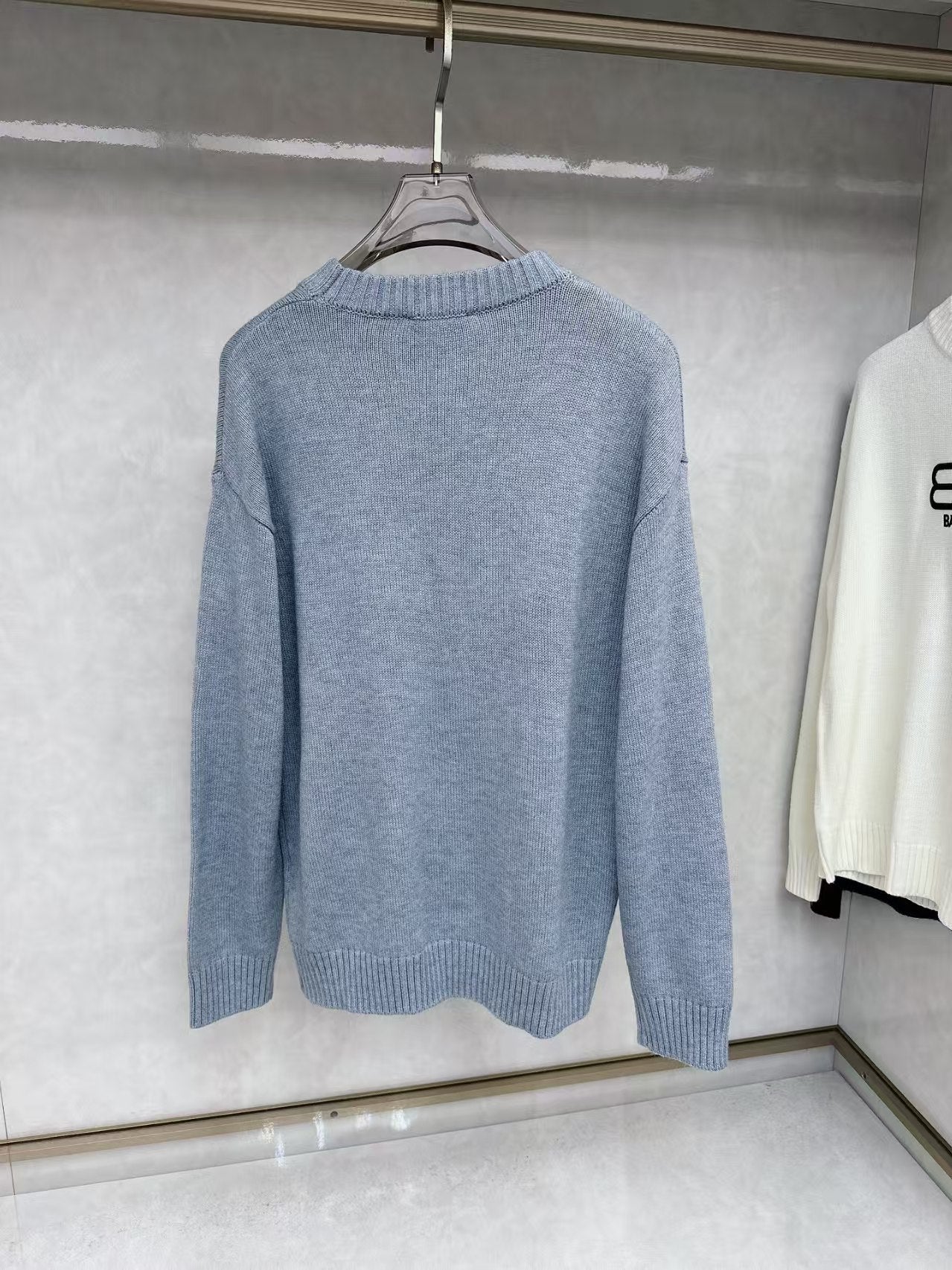 Latest cashmere sweaters for autumn and winter