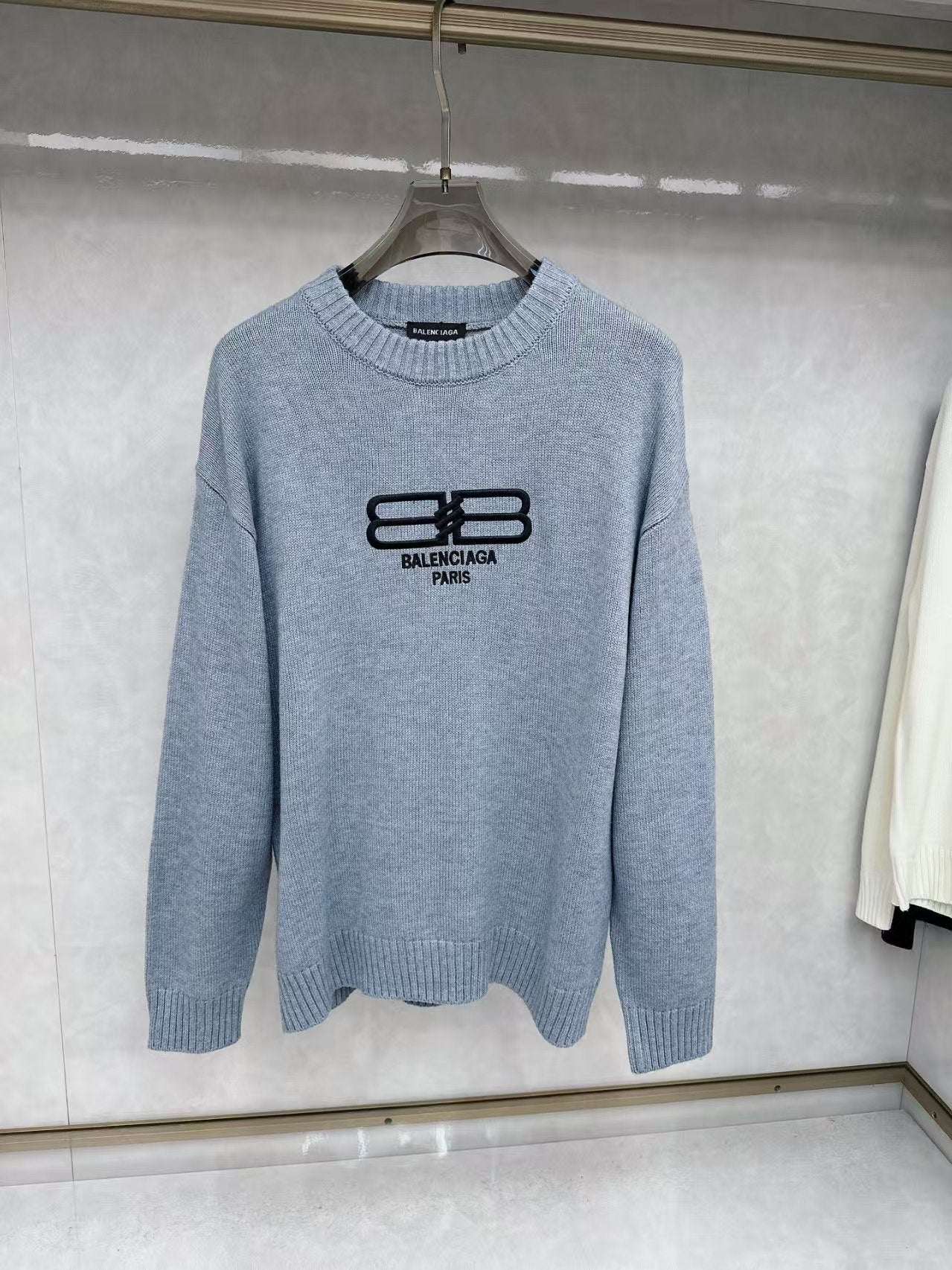 Latest cashmere sweaters for autumn and winter