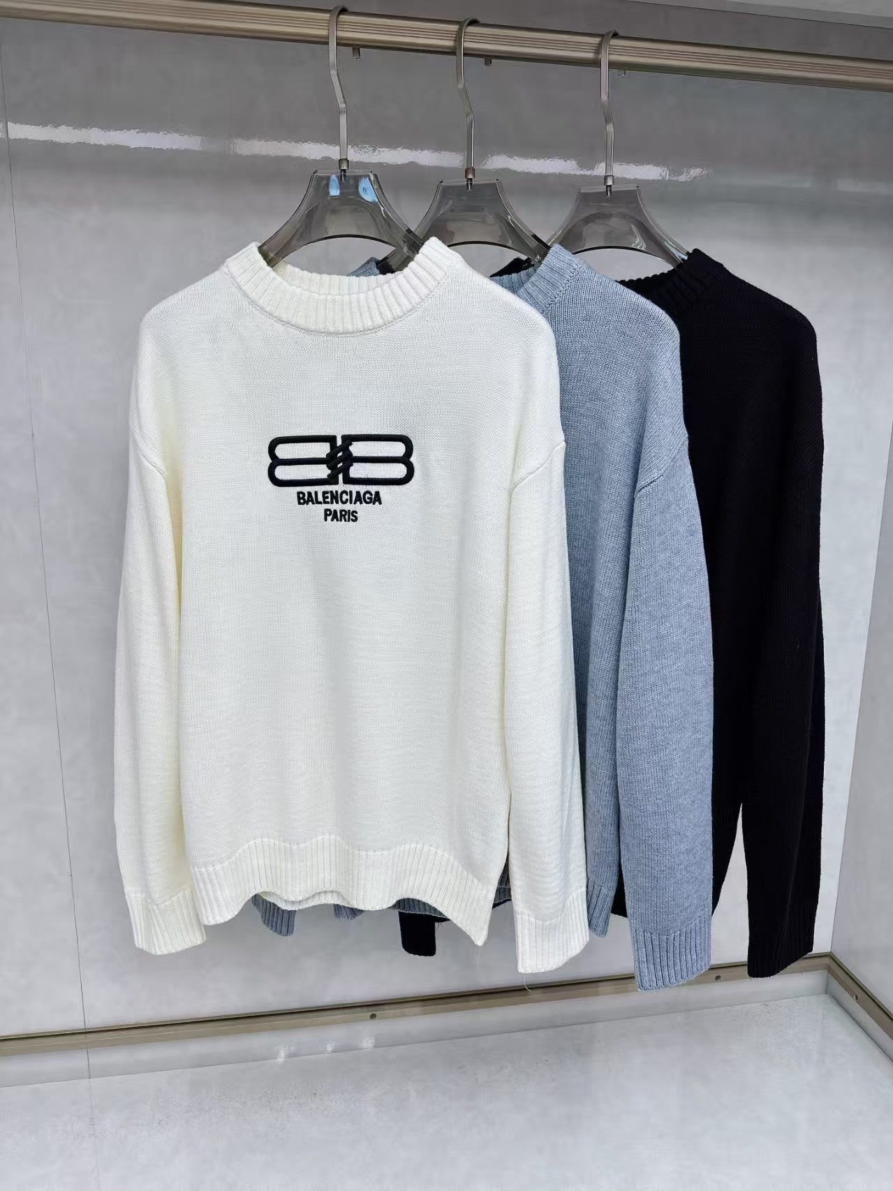 Latest cashmere sweaters for autumn and winter