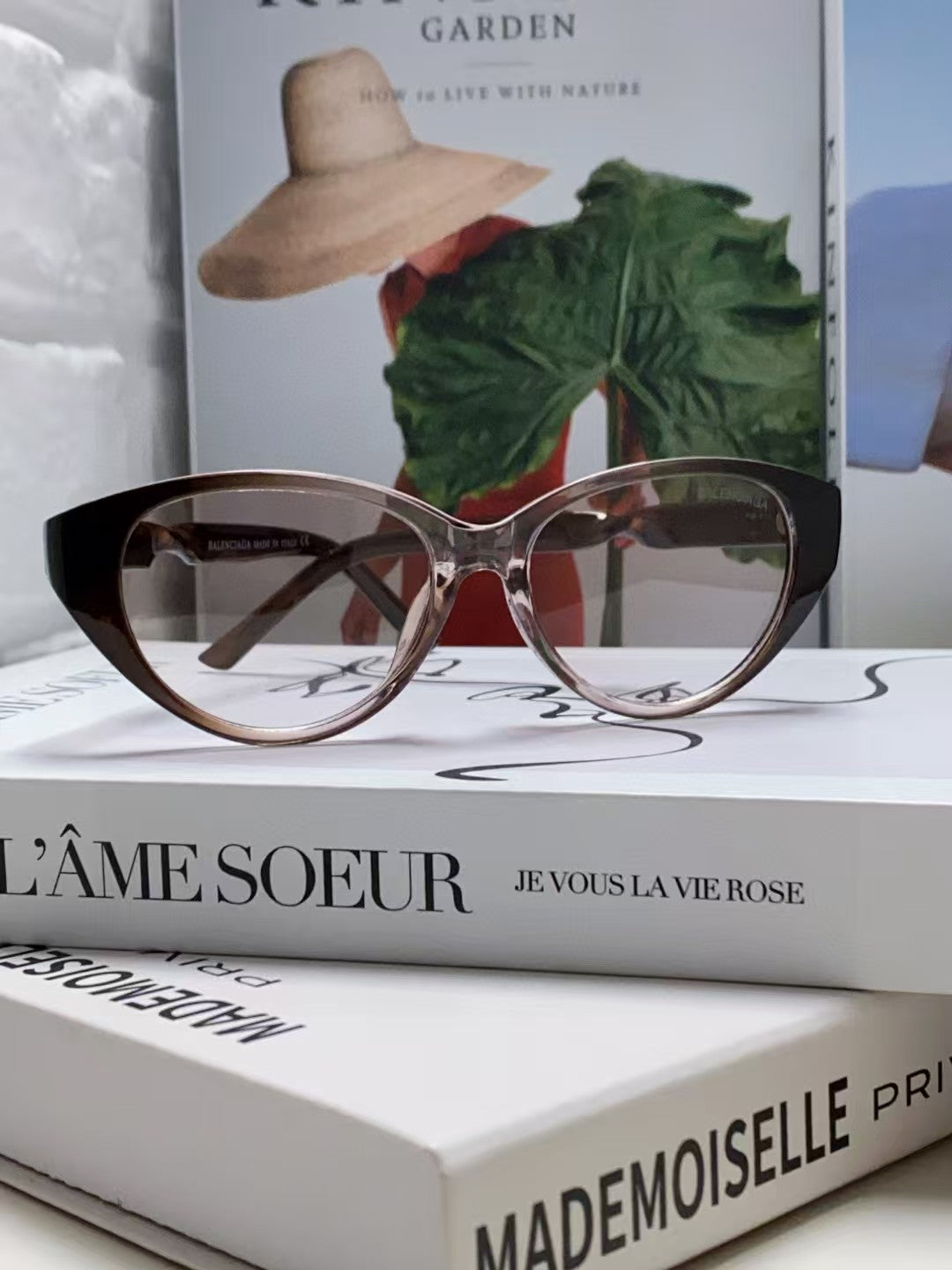 Simple sunglasses