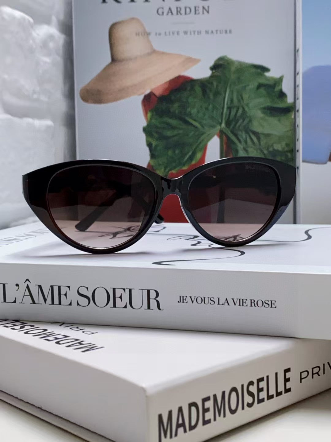 Simple sunglasses
