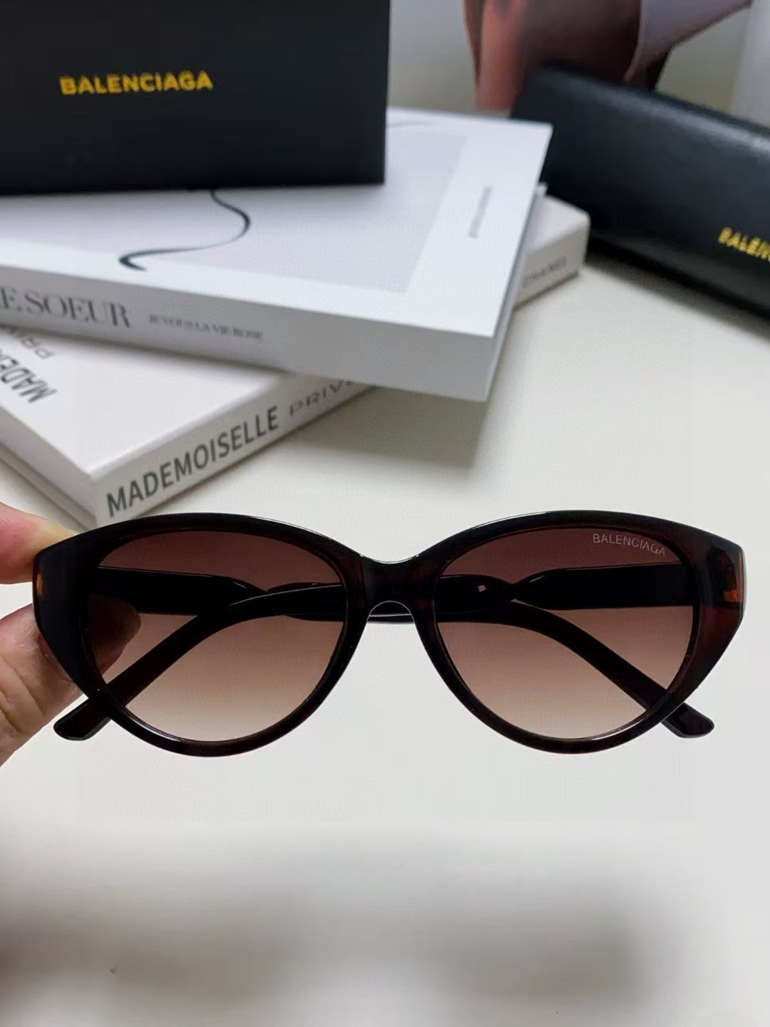 Simple sunglasses