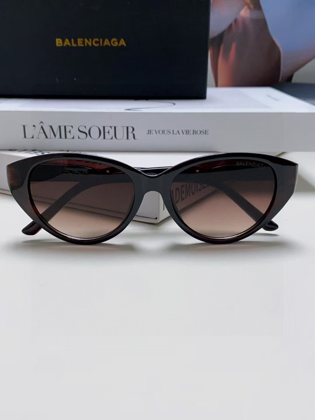 Simple sunglasses
