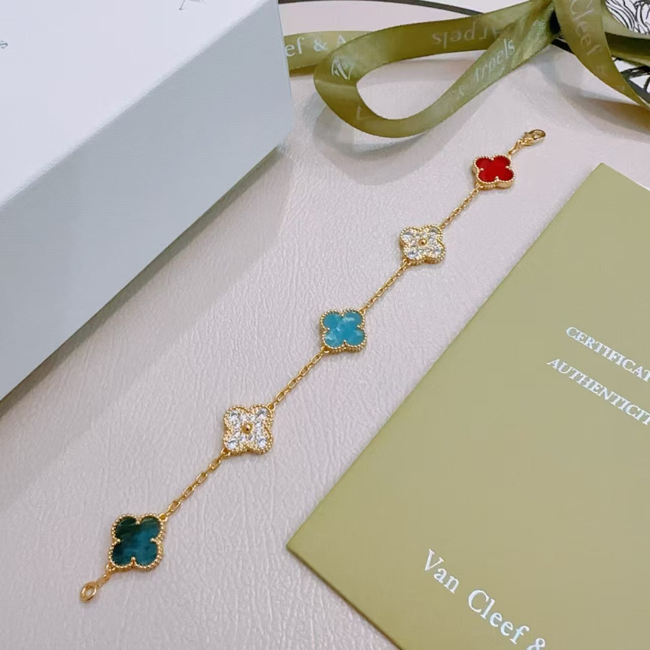 Clover colored bracelet