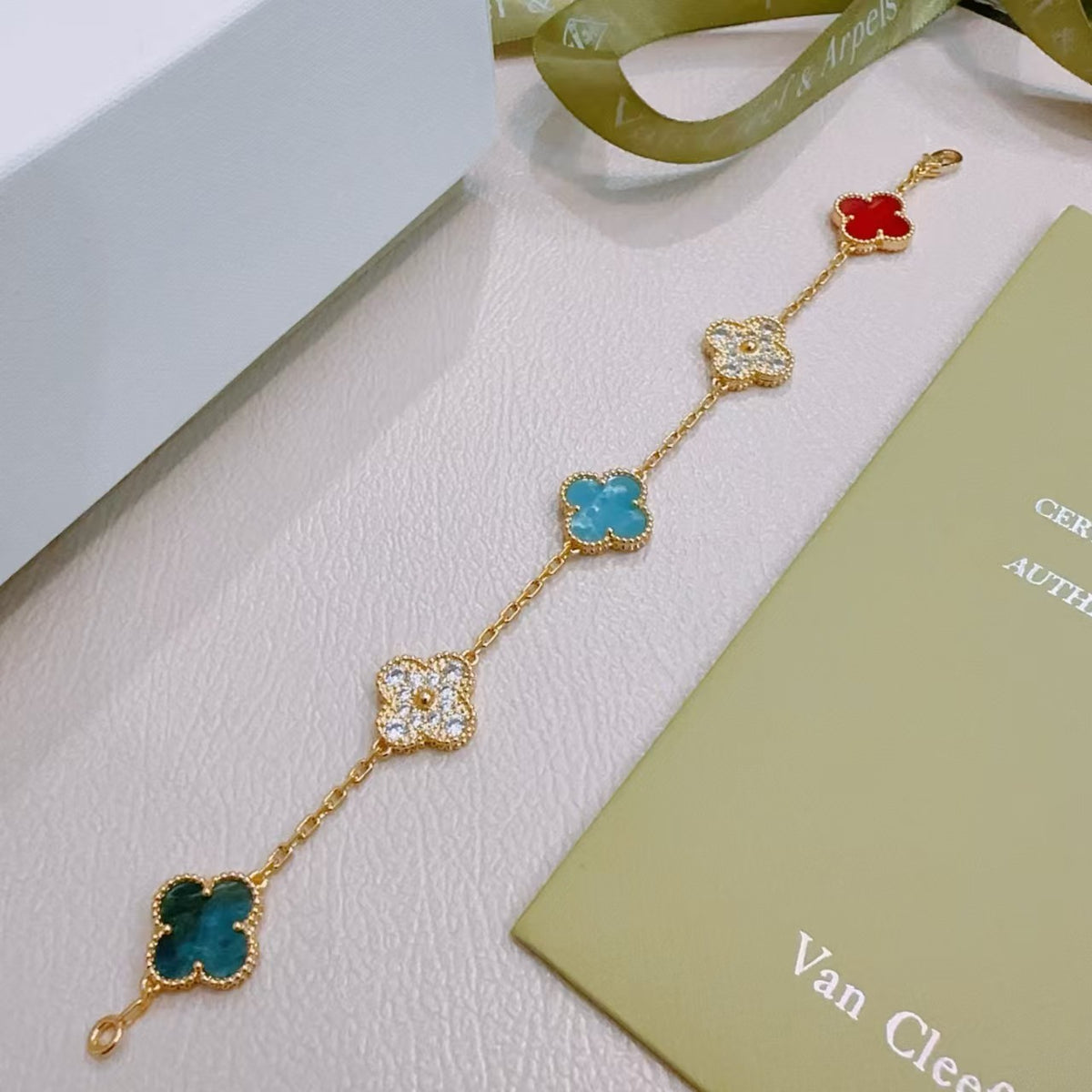 Clover colored bracelet