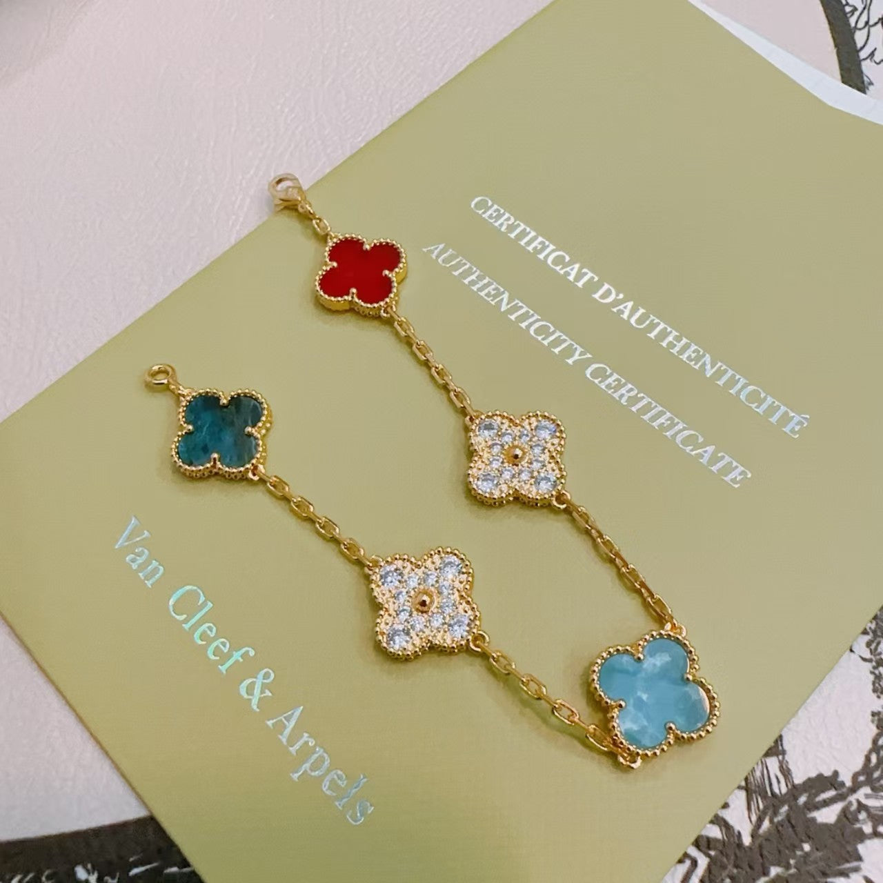 Clover colored bracelet