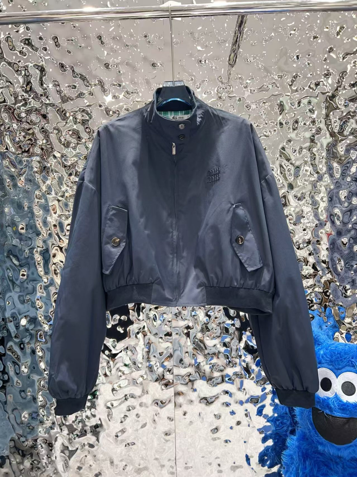 Short bread jacket