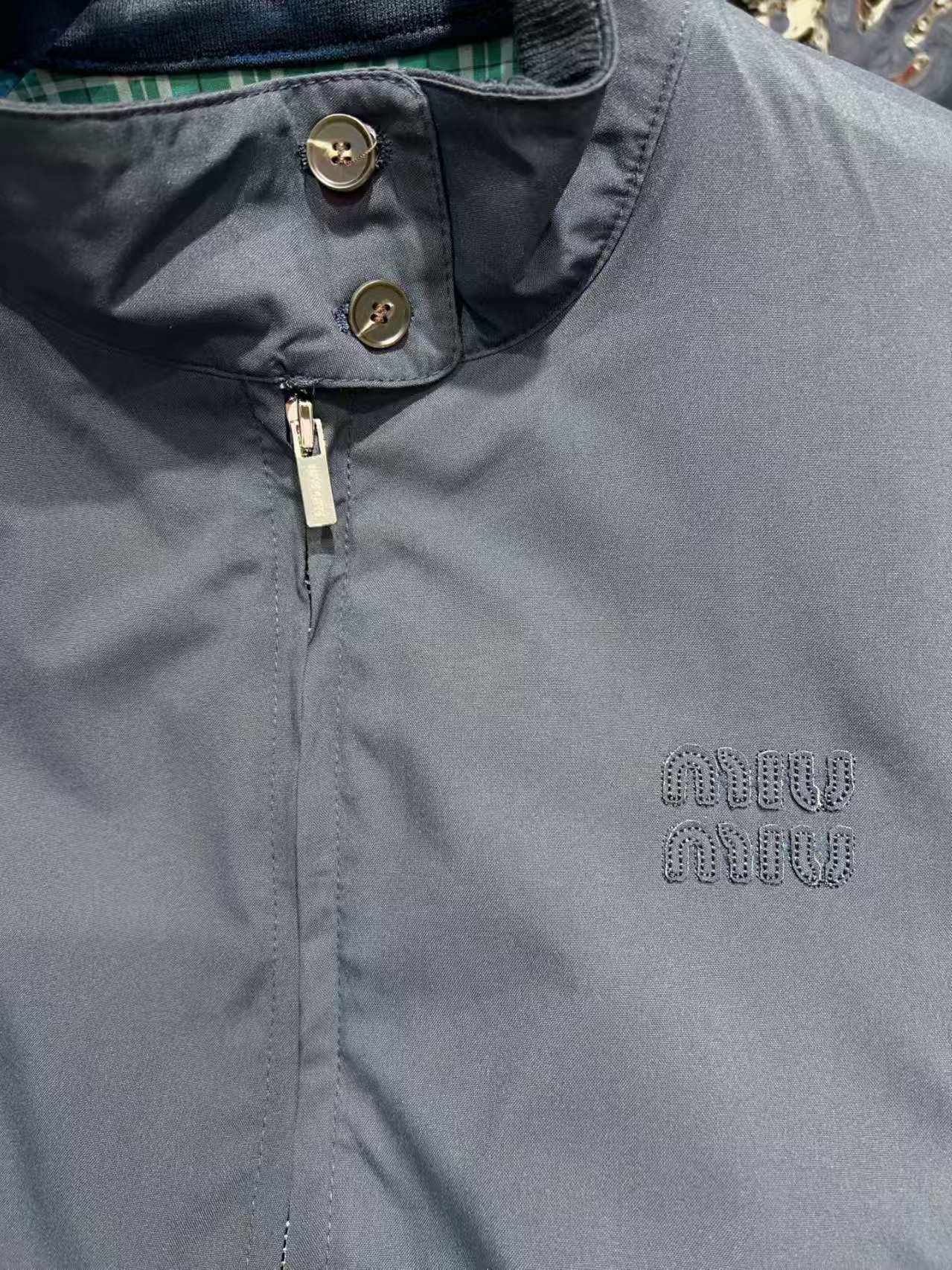 Short bread jacket