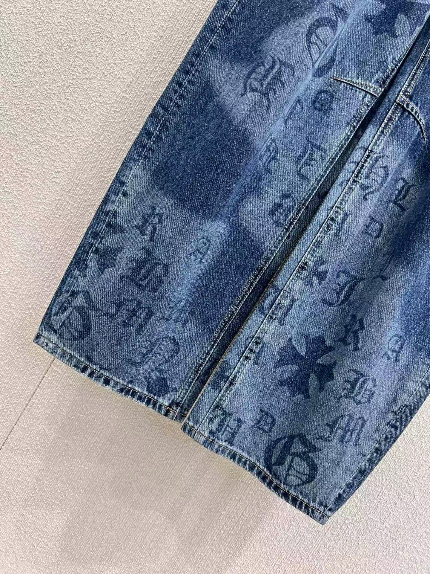 Vintage gradient letter washed denim jeans