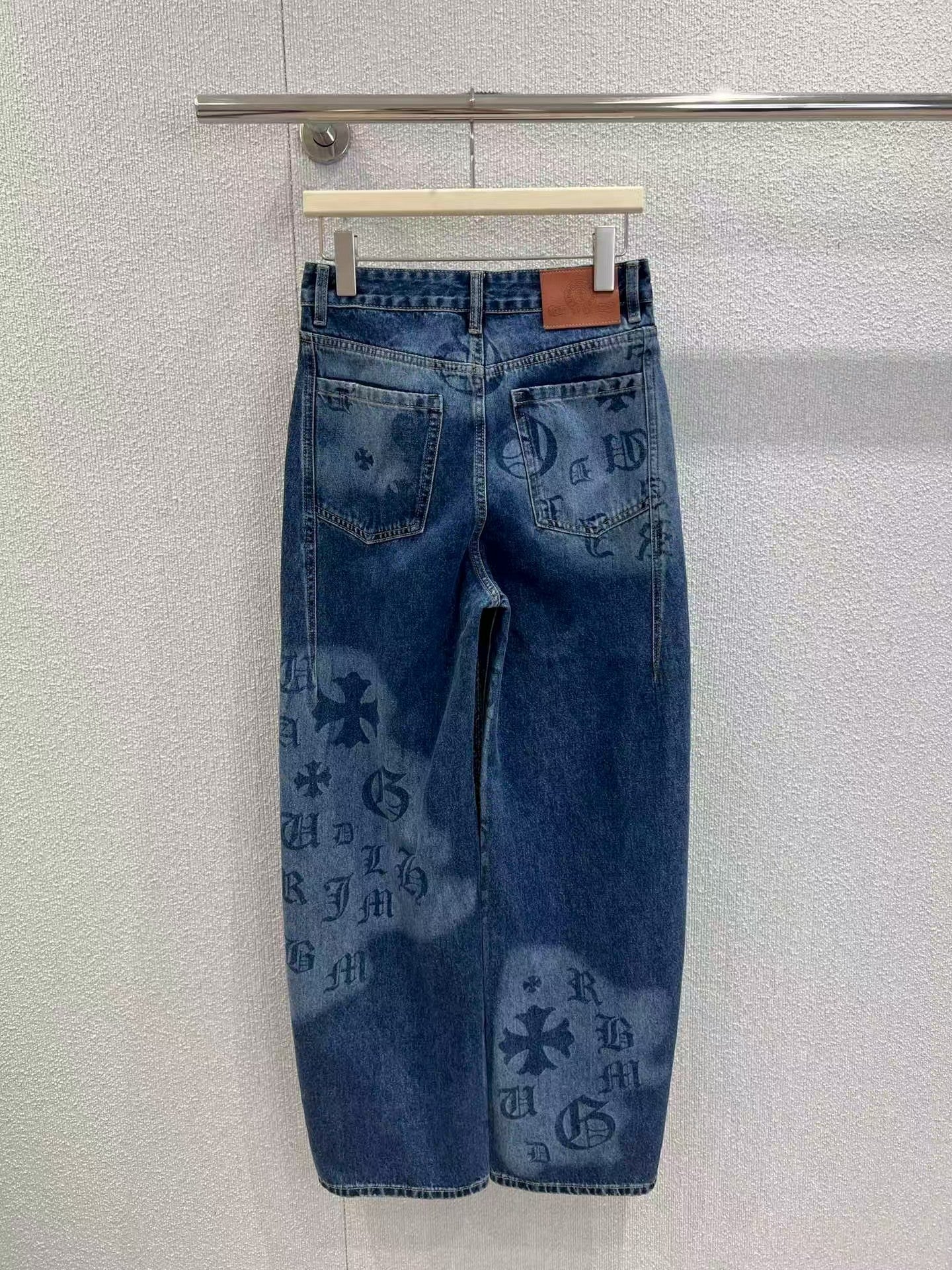 Vintage gradient letter washed denim jeans