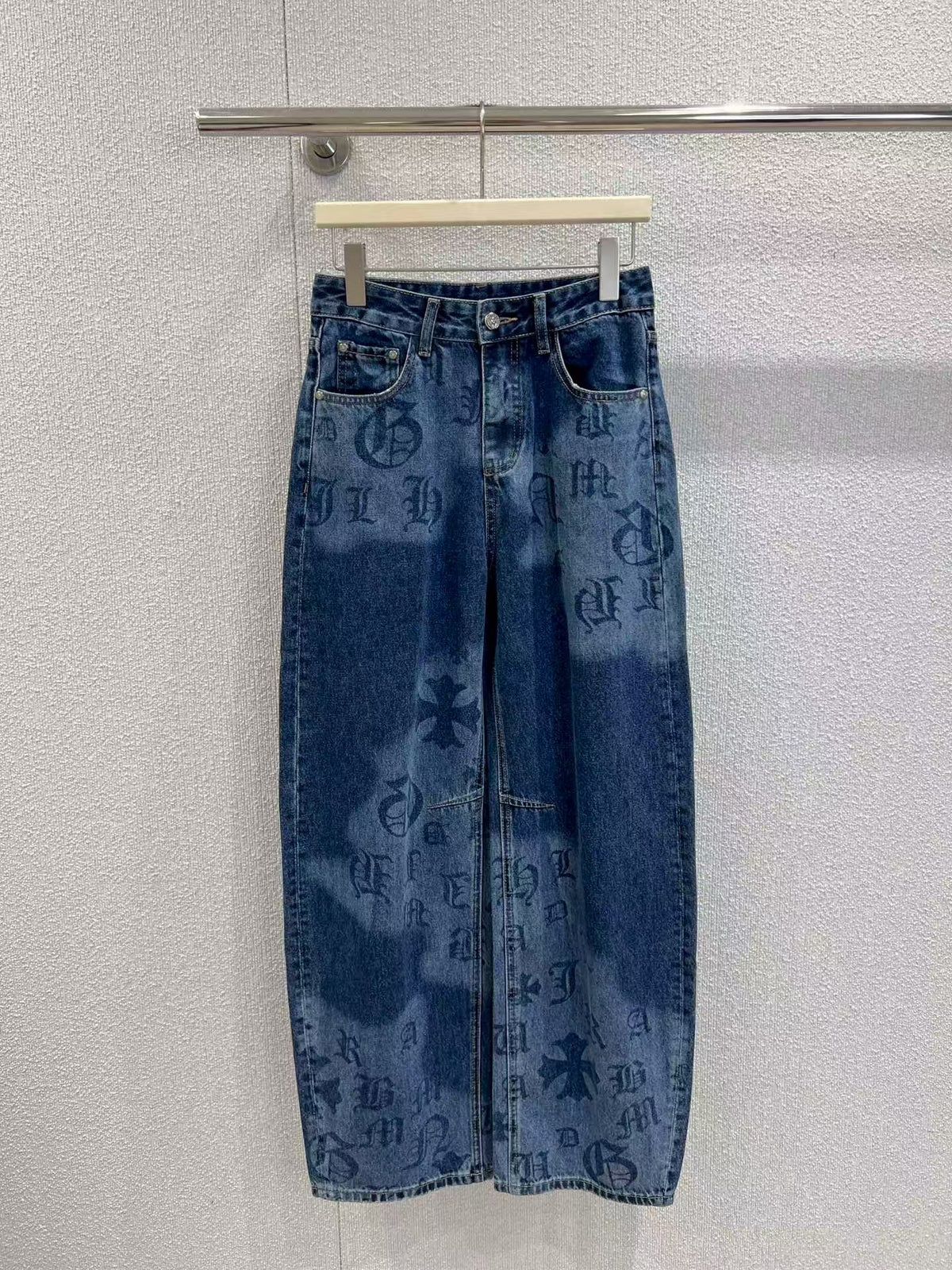 Vintage gradient letter washed denim jeans