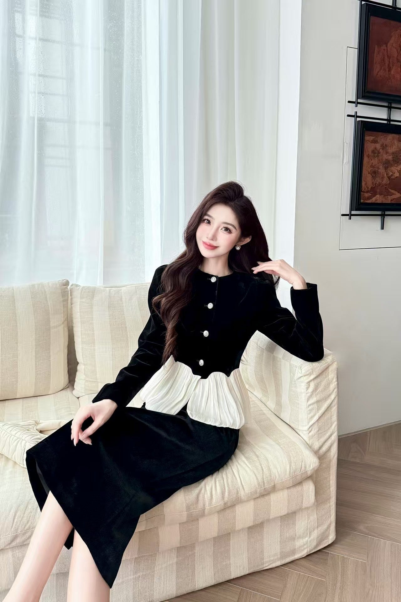 Elegant and intellectual outfit