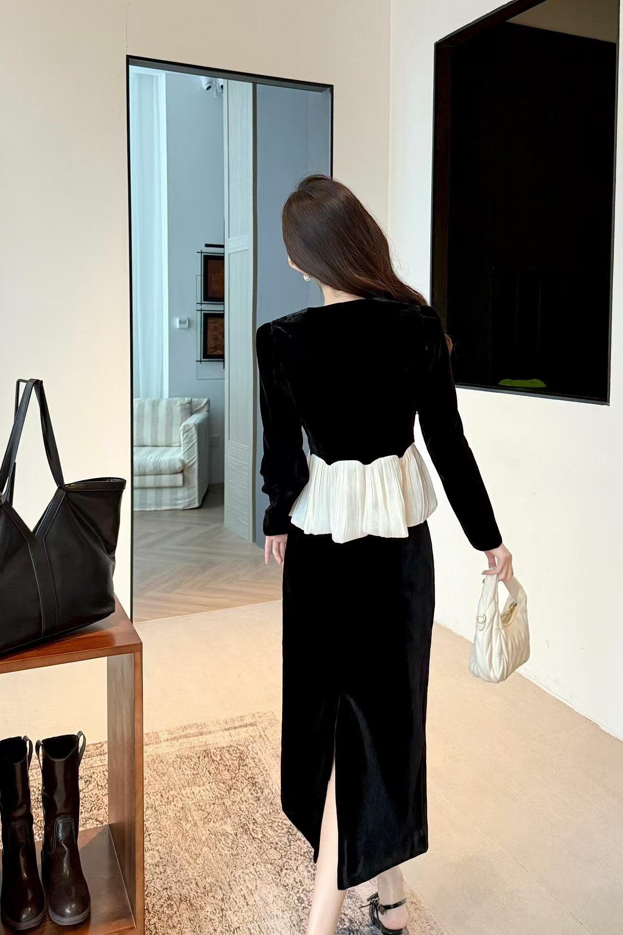 Elegant and intellectual outfit