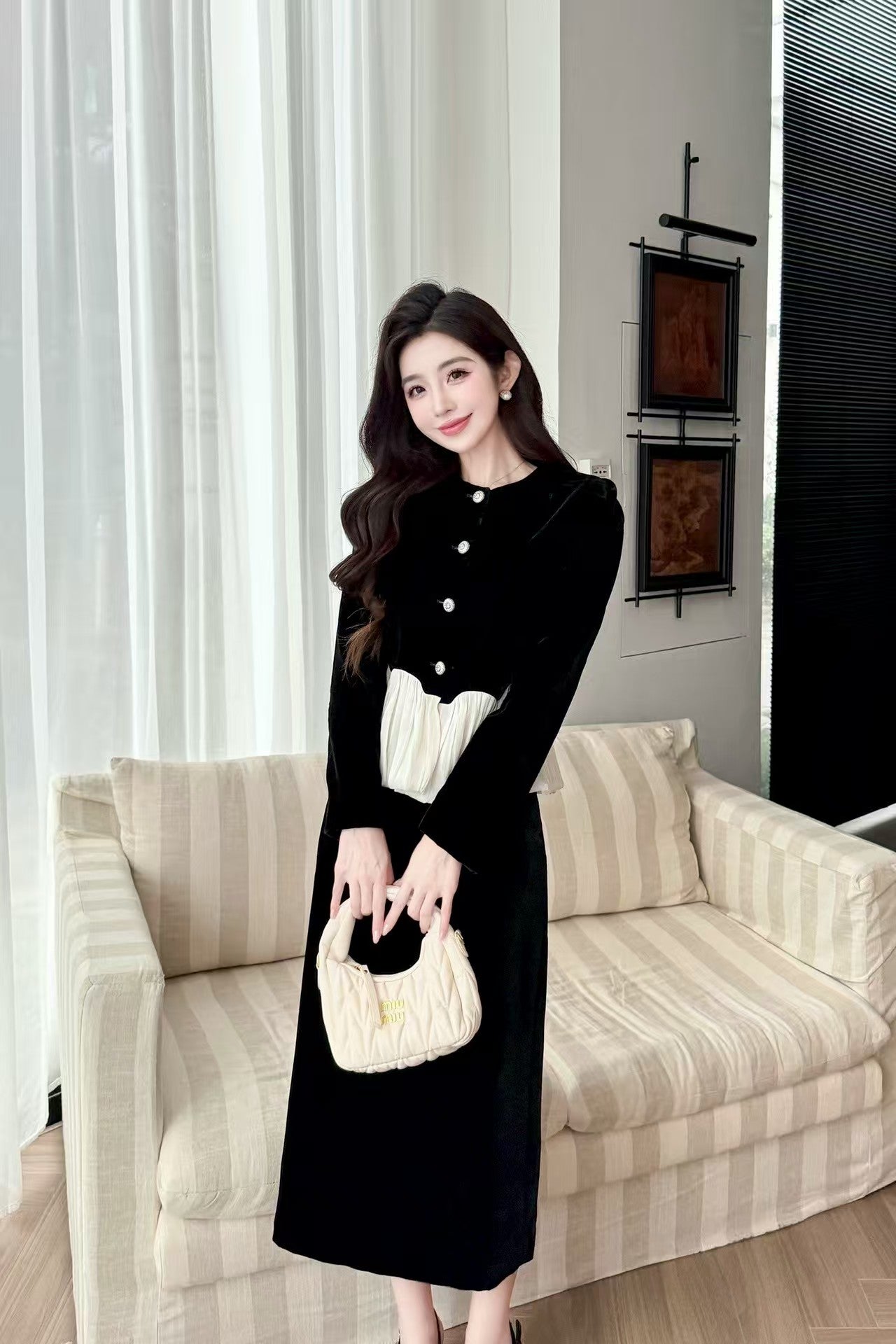 Elegant and intellectual outfit