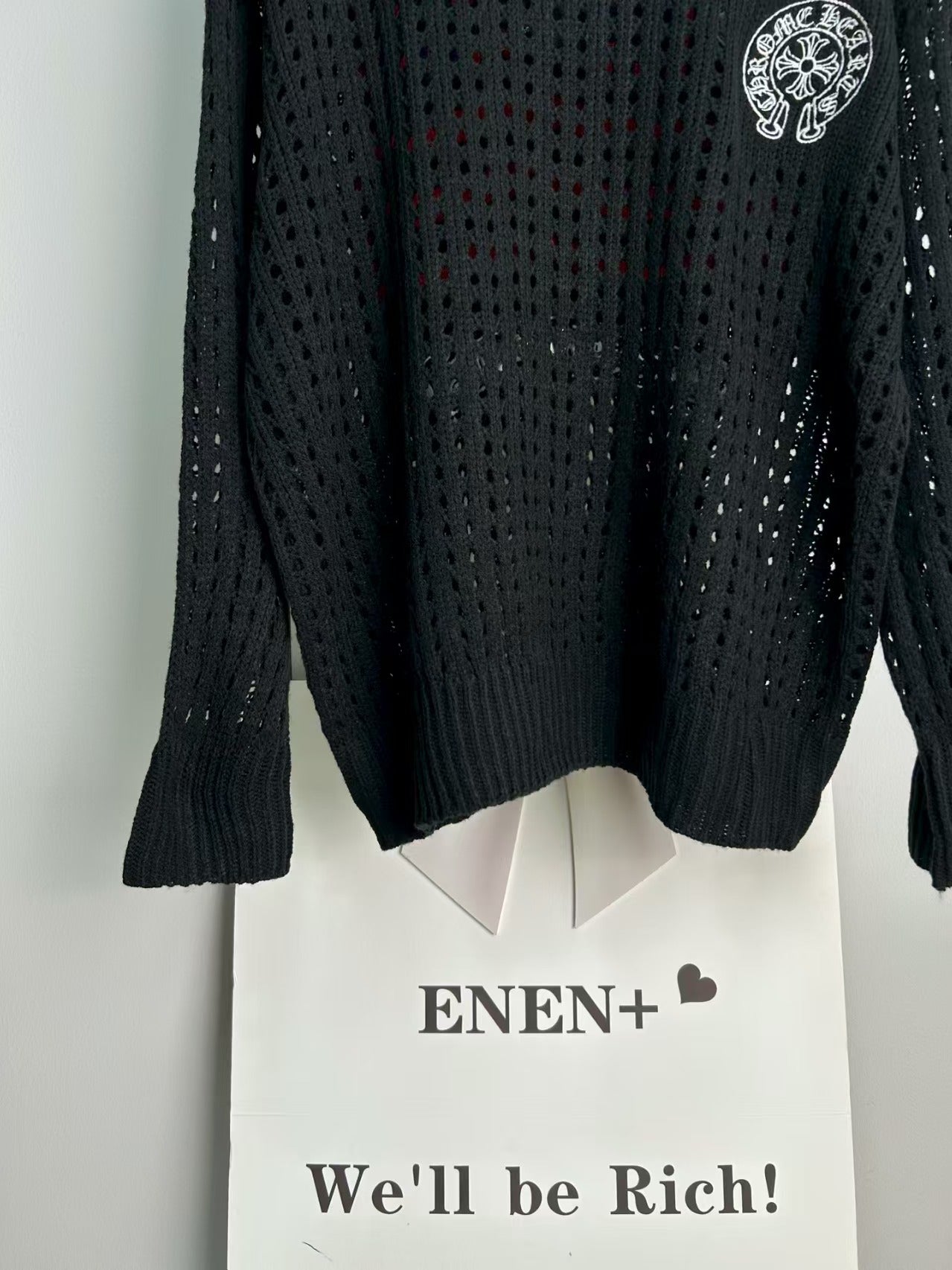 New hollowed out knitted sweater