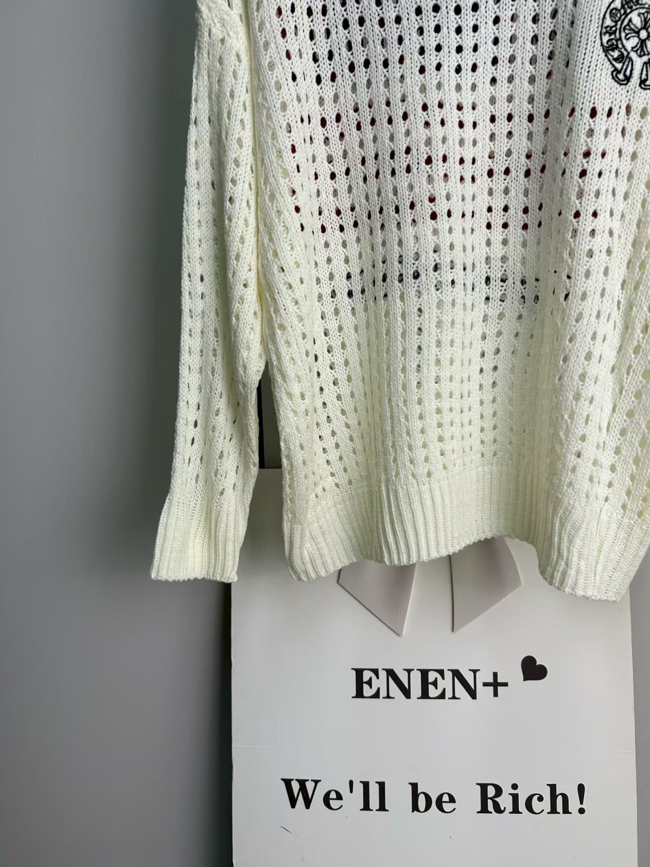 New hollowed out knitted sweater