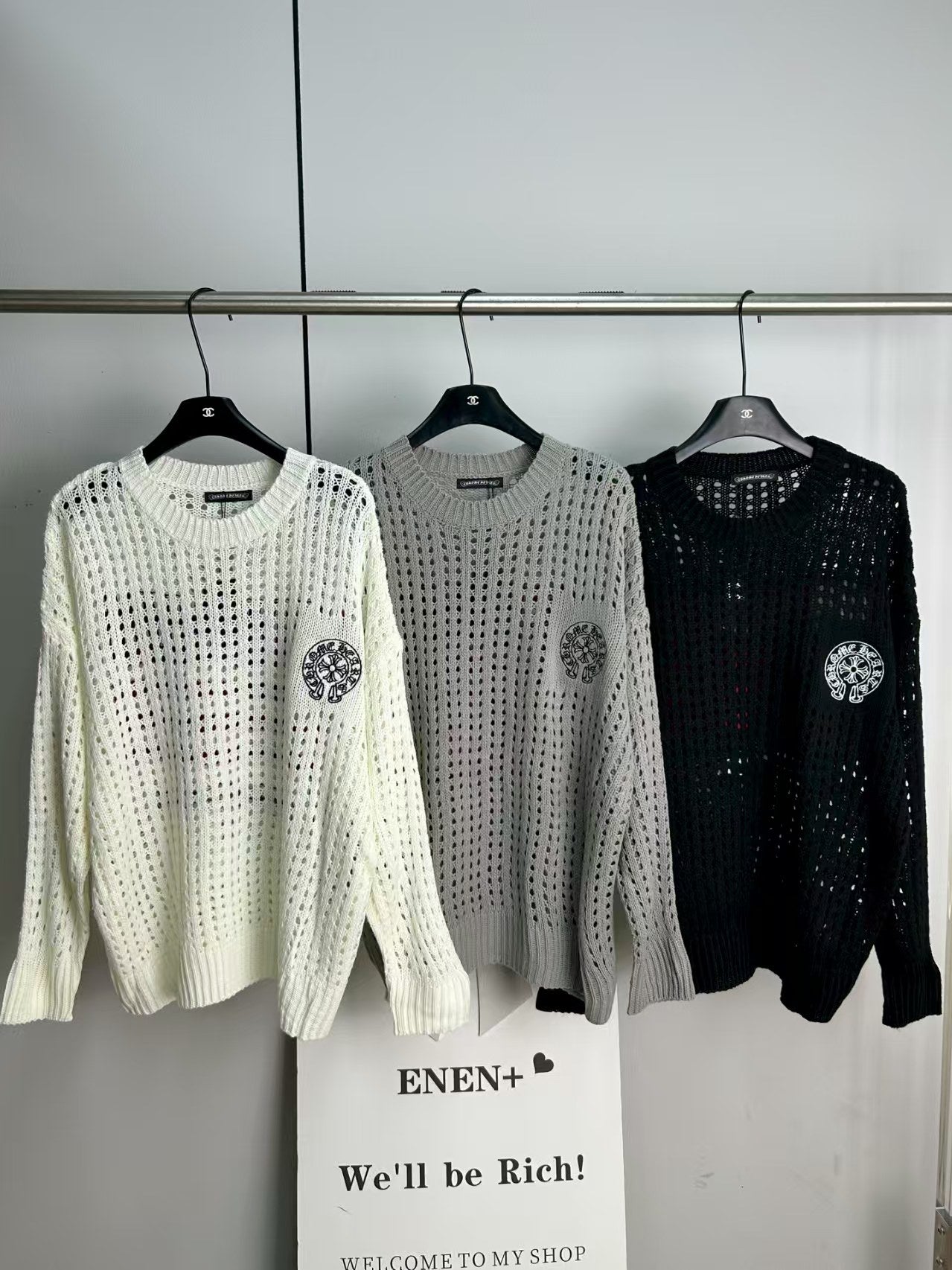 New hollowed out knitted sweater