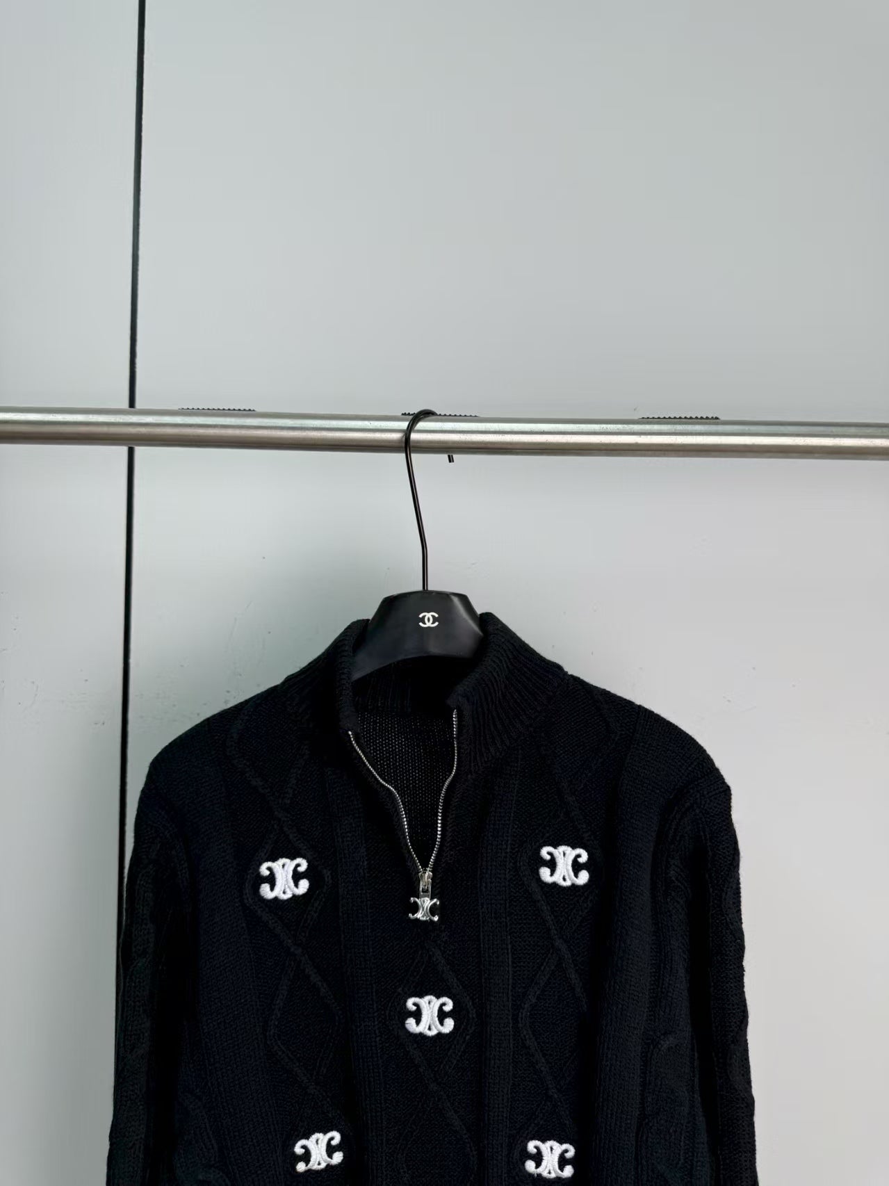 New Knitted Embroidered Top